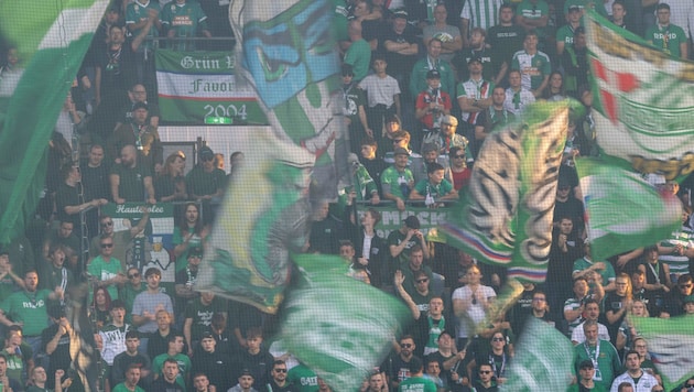 Einigen Rapid-Fans wurde der Zugang zum Stadion auf der Hohen Warte verwehrt. (Bild: GEPA pictures)