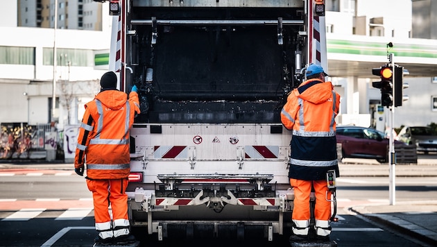 From January 1, 2025, lightweight and metal packaging will be collected together. In order to keep to this schedule, the blue garbage cans in the city will be removed from November. (Bild: FOTOKERSCHI.AT / KERSCHBAUMMAYR)