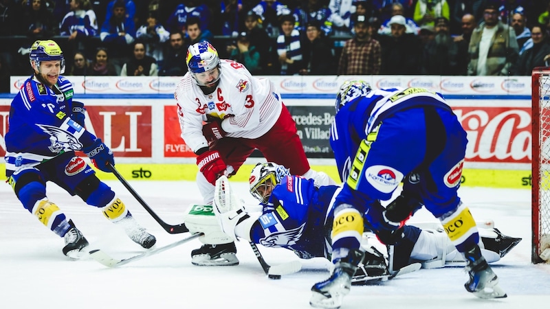 VSV-Zauberer John Hughes (li.) fordert seinen Ex-Klub Salzburg. (Bild: GEPA pictures)