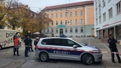 Die Polizei sperrte den Tummelplatz im Herzen der Grazer Innenstadt ab. (Bild: Christa Blümel)