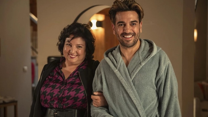 „Fack ju Göhte“-Schauspieler Elyas M´Barek als Älex Sahavi und Comedienne Meltem Kaptan in der ...
