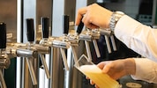 Österreichs größte Brauerei erhöht mit 1. Dezember ihre Preise.