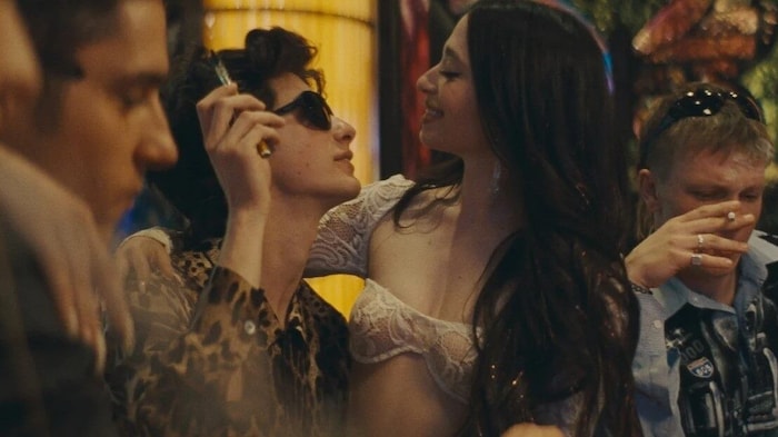 Herz über Kopf verliebt in Las Vegas: das Escortgirl und der Oligarchensohn.