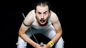 Der Austrofred ist nicht nur der „österreichische Freddie Mercury“, sondern er schrieb schon ...