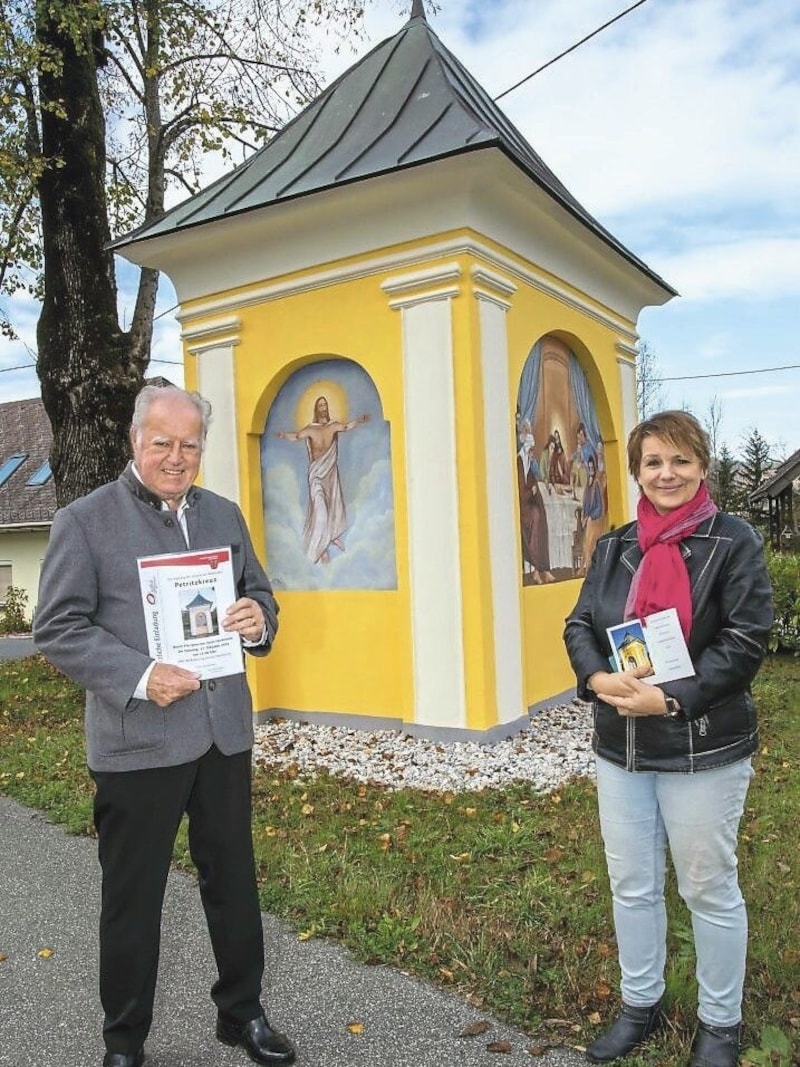 At the Petritsch Cross in Görtschach: Rainer Adamik and Kulturring chairwoman Gerda Volleritsch. (Bild: Arbeiter Dieter/Dieter Arbeiter)