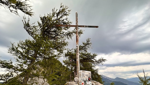 Gipfelkreuze stehen auf vielen Bergen, hier am Almkogel. (Bild: Wolfgang Spitzbart .)