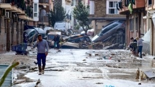 Zahlreiche Urlaubsorte sind nun Katastrophengebiet, immer noch suchen Einsatzkräfte nach Überlebenden. (Bild: APA/AFP/Jose Jordan)