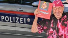 Der niederösterreichische Künstler Reini Buchacher wurde in einer Bar in Mödling von einem Mann attackiert und am Kopf verletzt. (Bild: Krone KREATIV/Christof Birbaumer, Claudia Reisinger)