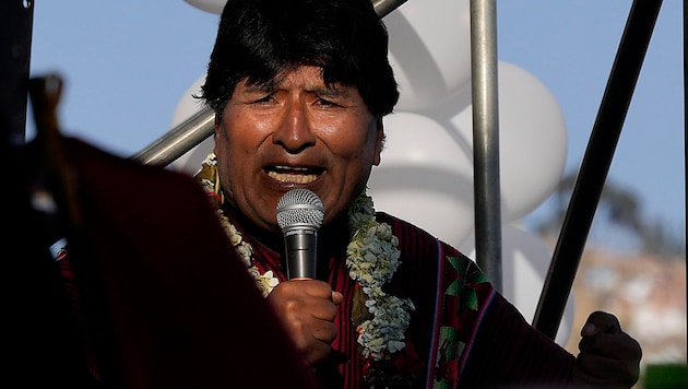 Ex-Präsident Evo Morales fühlt sich politisch verfolgt. Seine Anhänger werden immer gewaltbereiter. (Bild: APA/AP)