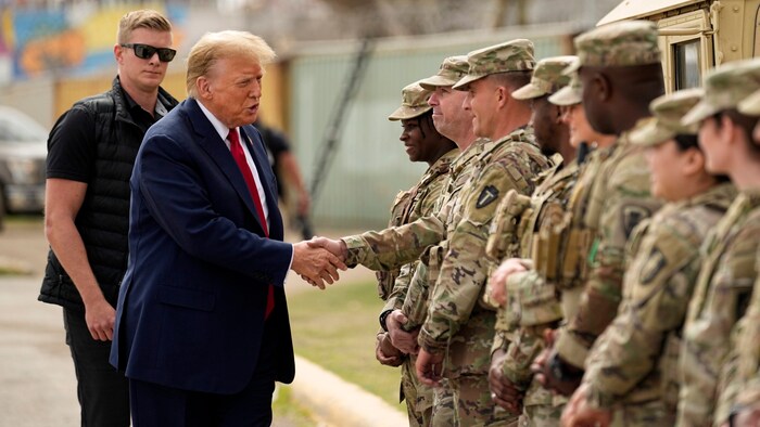 Trump begrüßt Mitglieder der Nationalgarde (Archivbild)