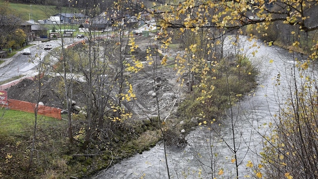 Die Arbeiten an der Mur in Ramingstein sind bereits angelaufen. (Bild: ROLAND_HOLITZKY)