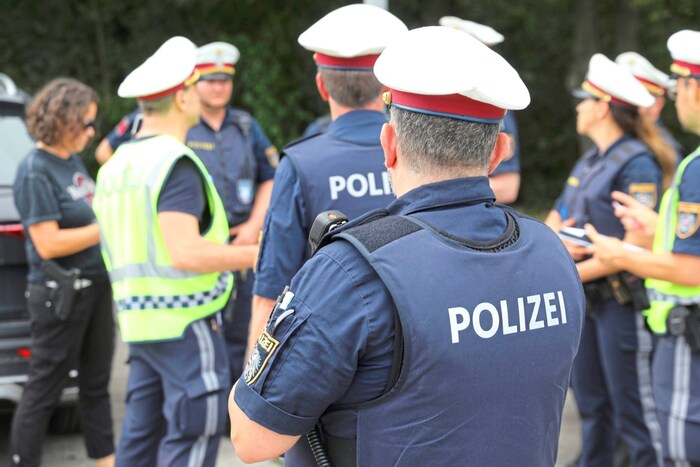 The issue of security, with its many aspects, is of concern to the Viennese and to politicians.