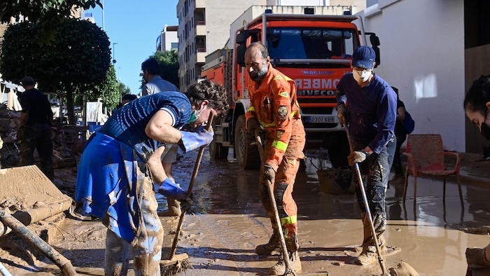 Freiwillige und Spaniens Feuerwehr