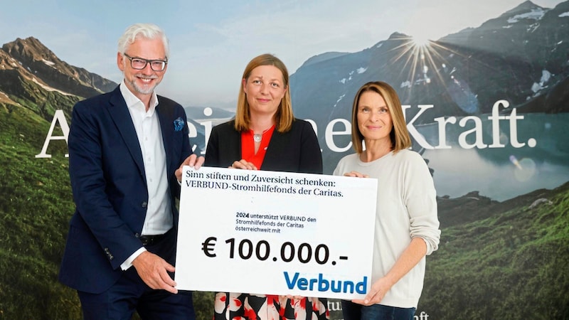 Michael Strugl, Verbund Vorstandsvorsitzender, mit Caritas-Präsidentin Nora Tödtling-Musenbichler und Barbara Stöckl (v. l. n. r.). (Bild: Holl Reinhard/Reinhard Holl)