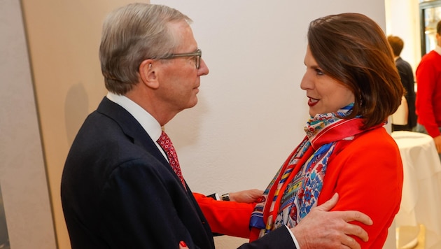 Haslauer (left) praises Edtstadtler and backs Schnöll. (Bild: Tschepp Markus)