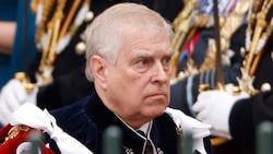 Der umstrittene Prinz Andrew steckt in der Klemme. 