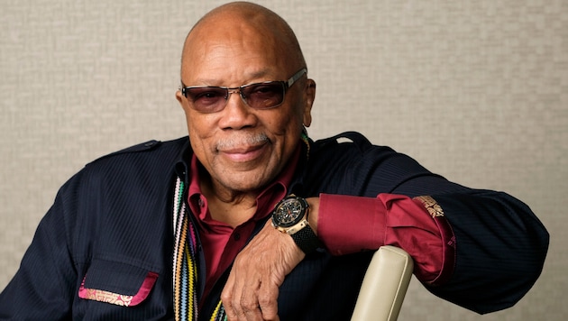 Mourning the death of an icon: music producer Quincy Jones is dead. (Bild: AP ( via APA) Austria Presse Agentur/Chris Pizzello/Invision)