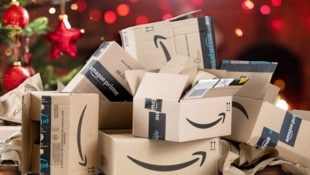 Für viele Amazon-Artikel gilt heuer zu Weihnachten eine längere Rückgabefrist. Doch es gibt zahlreiche Ausnahmen. (Bild: Krone KREATIV/fabiomax, Pasko Maksim – stock.adobe.com)