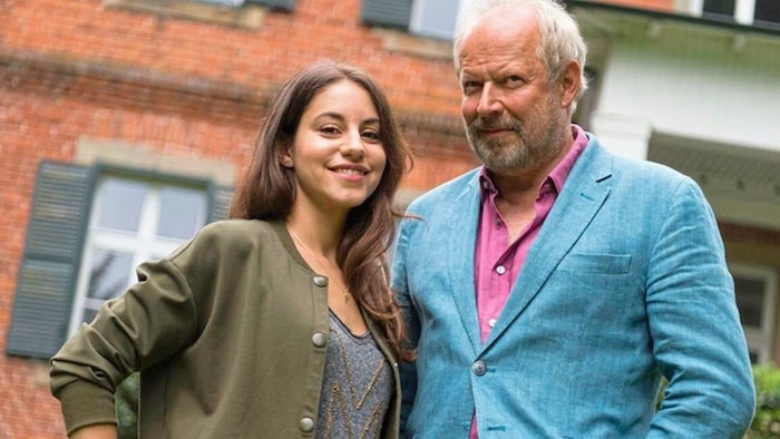 Axel Milberg als Hauptkommissar Klaus Borowski (re.) wird 2025 zum letzten Mal im „Tatort“ zu ...