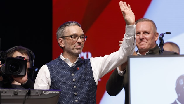Herbert Kickl blieb den Beweis, dass die Blauen Regierungsverantwortung übernehmen können, ...