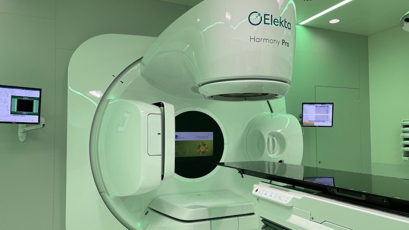 Der neue Linearbeschleuniger zur Strahlentherapie in den Salzburger Landeskliniken (Bild: Maximilian Kronberger)