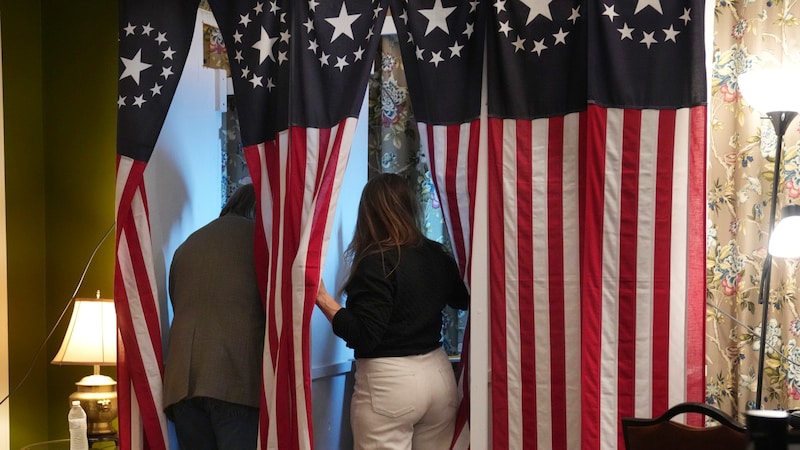 The residents of Dixville Notch do not have to queue for long outside the polling booths. (Bild: APA/Associated Press)