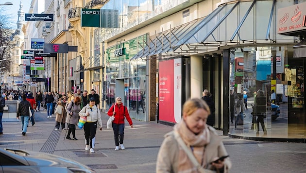 Three empty stores next to each other: more will follow. (Bild: Urbantschitsch Mario/Mario Urbantschitsch)