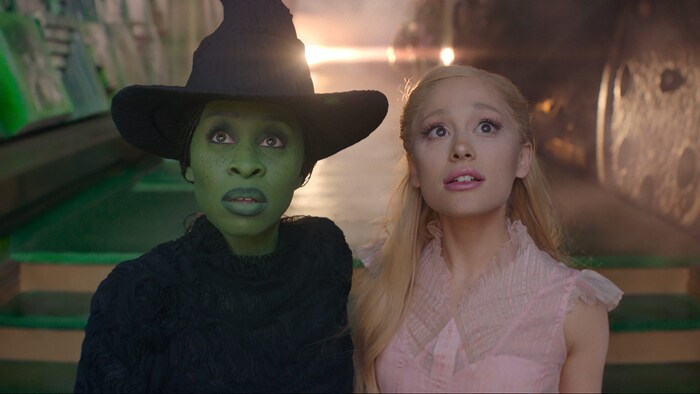 Elphaba (Cynthia Erivo) und Glinda (Ariana Grande).