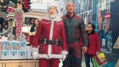 Dwayne „The Rock“ Johnson als Bodyguard des Weihnachtsmanns. (Bild: © 2022 Amazon Content Services LLC)