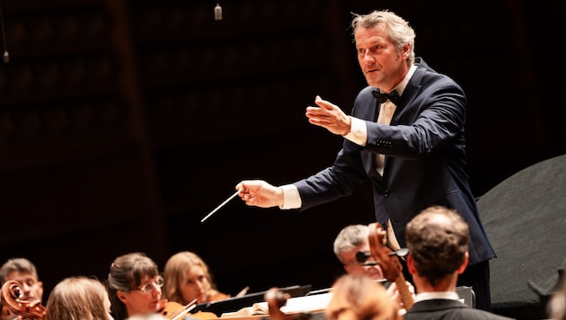 Markus Poschner und das Bruckner Orchester Linz (Bild: Oliver Erenyi)