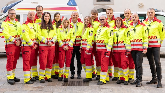 A total of around 7,500 lifesavers - volunteers, full-time staff and civilian workers - will be given new outfits in the coming year. (Bild: Land Steiermark/Binder)