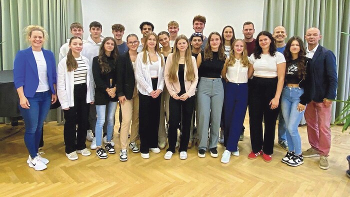 22 Schüler des BORG Güssing absolvierten unlängst deren abschießenden theoretischen und ...
