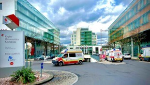Der 57-Jährige wurde ins Kepler Uniklinikum nach Linz eingeliefert.