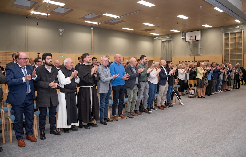 There were standing ovations for the outgoing mayor Herbert Osterbauer. (Bild: Doris_SEEBACHER)