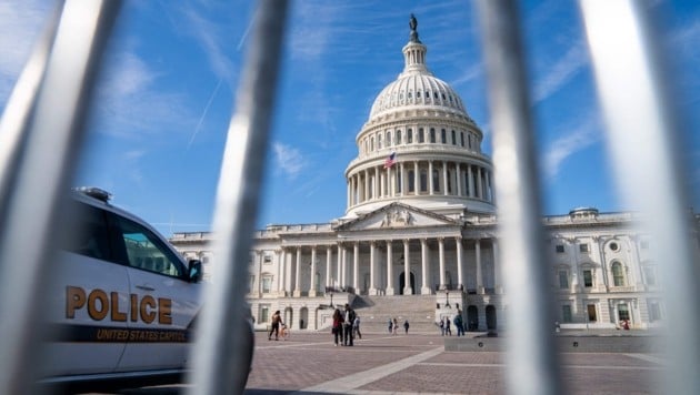 Mit Sorge wird auf mögliche Unruhen nach der US-Wahl geblickt. Zahlreiche Gebäude wurden verbarrikadiert, die Nationalgarde ist im Einsatz. (Bild: AFP/ALLISON ROBBERT / AFP / picturedesk.com)