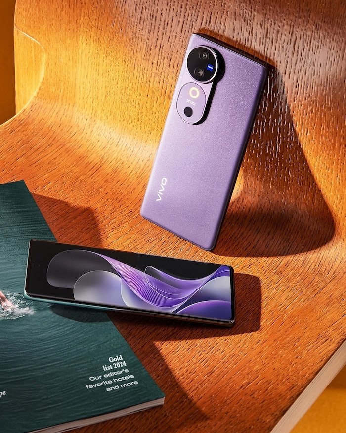 Das neue vivo V40 in der Farbvariante Nebula Purple.