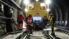 Eisenbahner bei der Arbeit (Bild: ÖBB Marktl Photography)