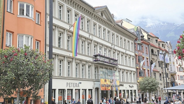 The red-green-white coalition in Innsbruck City Hall wants to maintain political leeway despite falling revenues and is planning to take on €59 million in new debt to implement its plans. The operating budget is also in the red, with a budget gap of €13 million for 2025 in the worst-case scenario. (Bild: Birbaumer Christof)