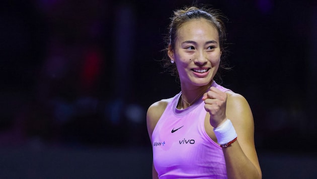 Zheng Qinwen is in the semi-finals of the WTA Finals. (Bild: AFP/APA/Fayez NURELDINE)