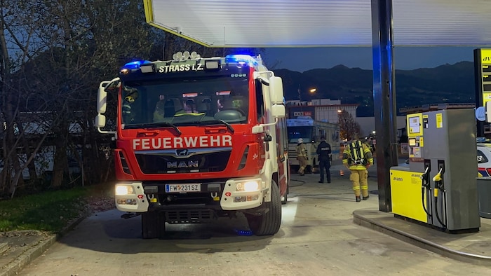 The Strass fire department was on site with 14 firefighters.