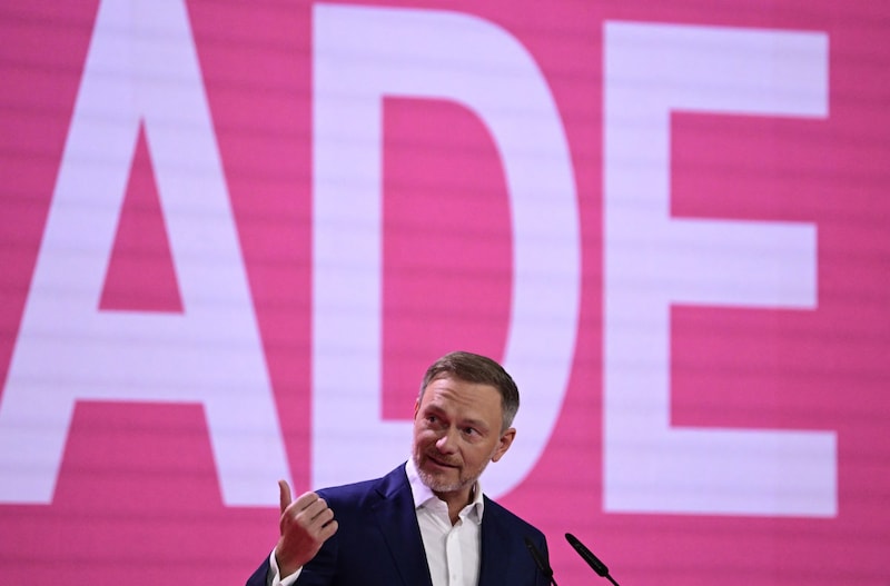 FDP-Chef Lindner (Bild) hatte beim Treffen der Ampel-Spitzen Neuwahlen vorgeschlagen. (Bild: AFP/Tobias Schwarz)