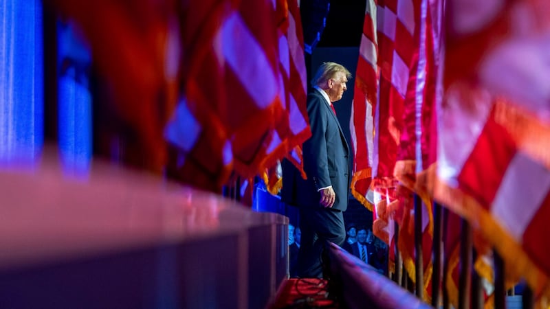 Trump promises his supporters social advancement. (Bild: AP ( via APA) Austria Presse Agentur/Julia Demaree Nikhinson)