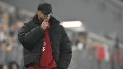 Der Sieg des FC Bayern wurde von einem Todesfall überschattet. (Bild: AFP/APA/Tobias SCHWARZ)