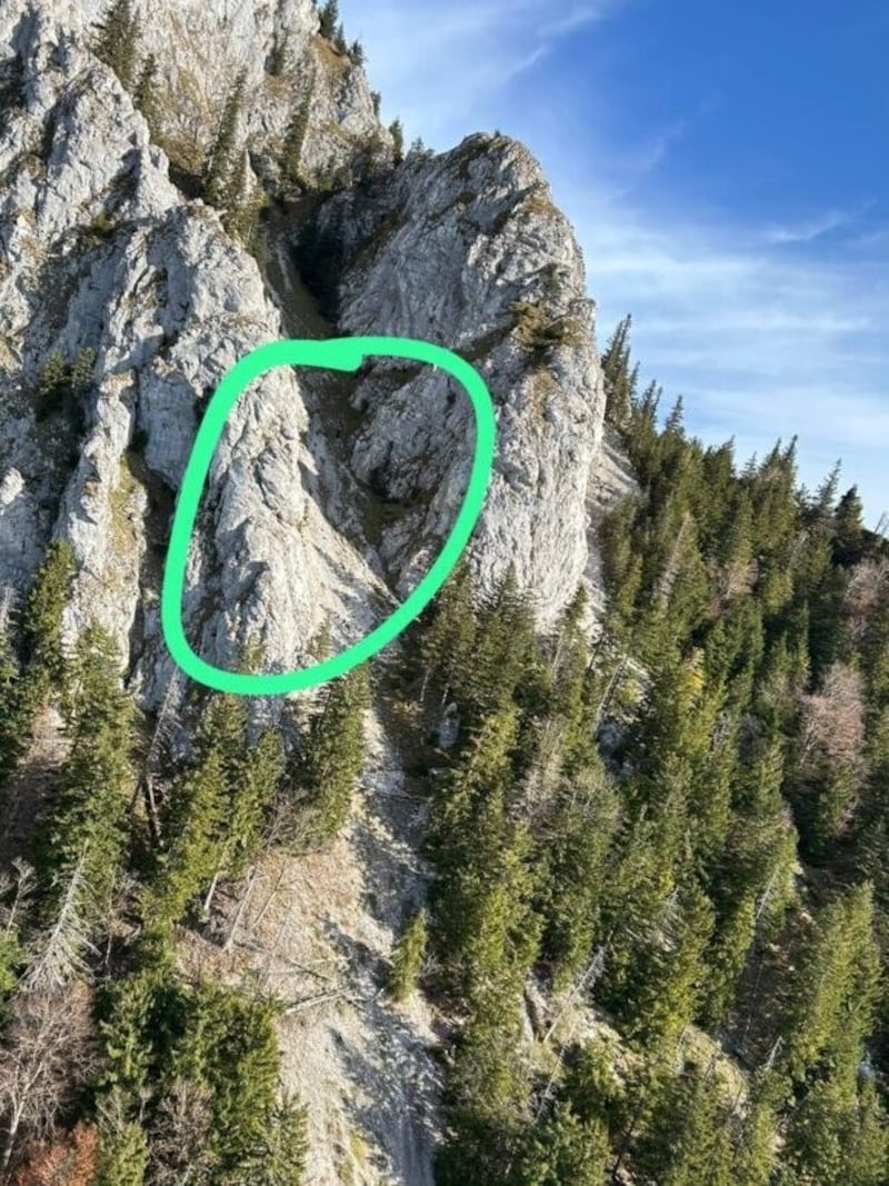 An dieser Stelle fand man die abgestürzte Wanderin. (Bild: Bergrettung St. Gilgen)