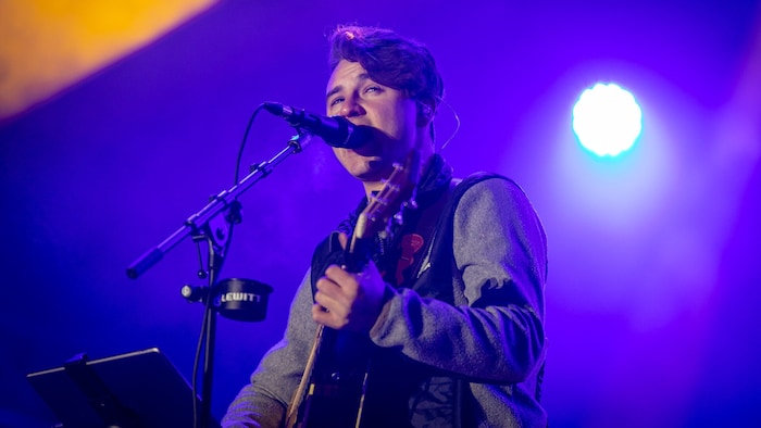 Chris Steger wird mit seinen Mundart-Hits wie dem millionenfach auf Spotify und YouTube ...