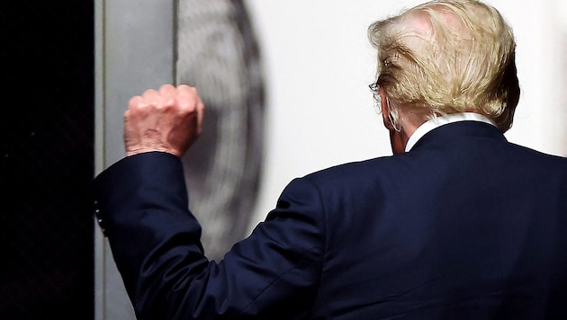 Donald Trump on his way to court in Manhattan at the end of May, where he was sentenced for covering up a hush money payment to porn actress Stormy Daniels. (Bild: APA/AFP/POOL/CHARLY TRIBALLEAU)