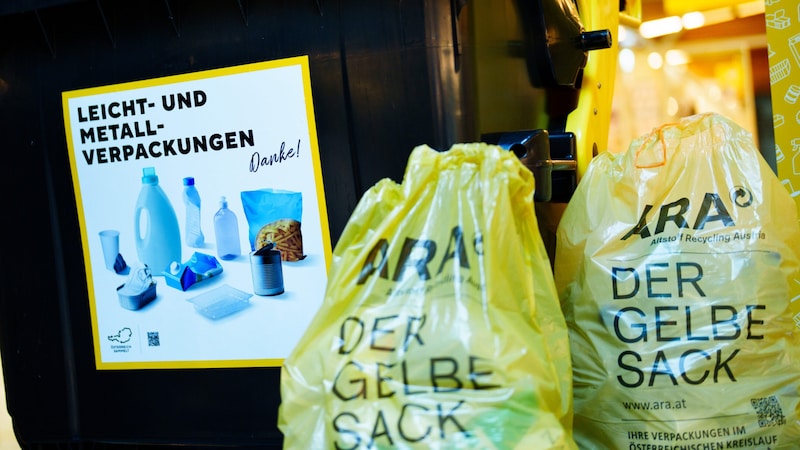 Leicht- und Metallverpackungen werden ab 2025 österreichweit einheitlich gesammelt. (Bild: APA/Eva Manhart)