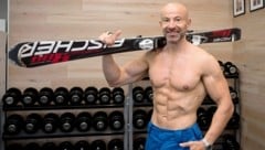 Der St. Pöltner Fitness-Experte Lukas Grigorescu gibt Tipps, um rechtzeitig vor dem Start der Skisaison fit zu sein. (Bild: Molnar Attila/Attila Molnar)