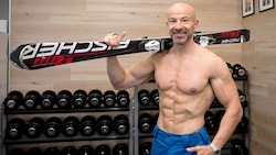 Der St. Pöltner Fitness-Experte Lukas Grigorescu gibt Tipps, um rechtzeitig vor dem Start der Skisaison fit zu sein. (Bild: Molnar Attila/Attila Molnar)