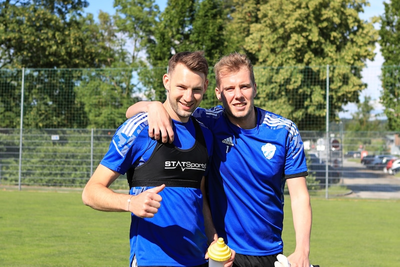 Thomas Rotter schaffte in Hartberg mit Spielern wie Ex-Goalie Swete (rechts) den märchenhaften Aufstieg von der Regionalliga bis in die Bundesliga. (Bild: GEPA pictures)